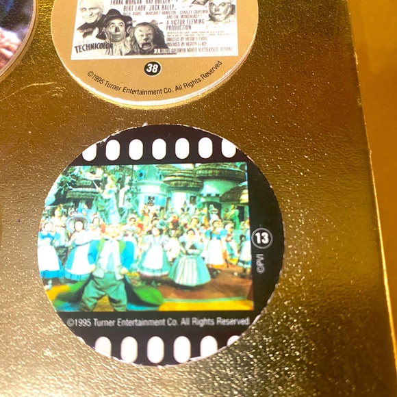 WIZARD OF OZ VINtAGE 90’s POGS GROUP OF 20 DIFFERENT SCENES - Picture 13 of 13